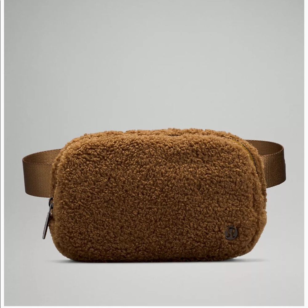 Lululemon Everywhere Fleece Belt Bag